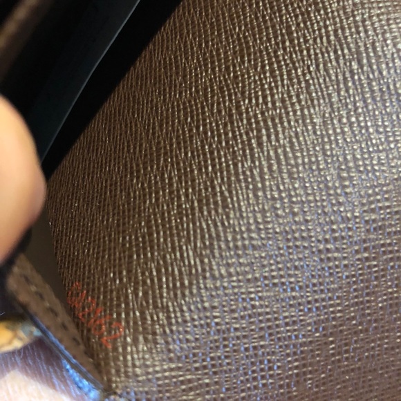 Authentic Louis Vuitton Damier Wallet - Picture 4 of 7